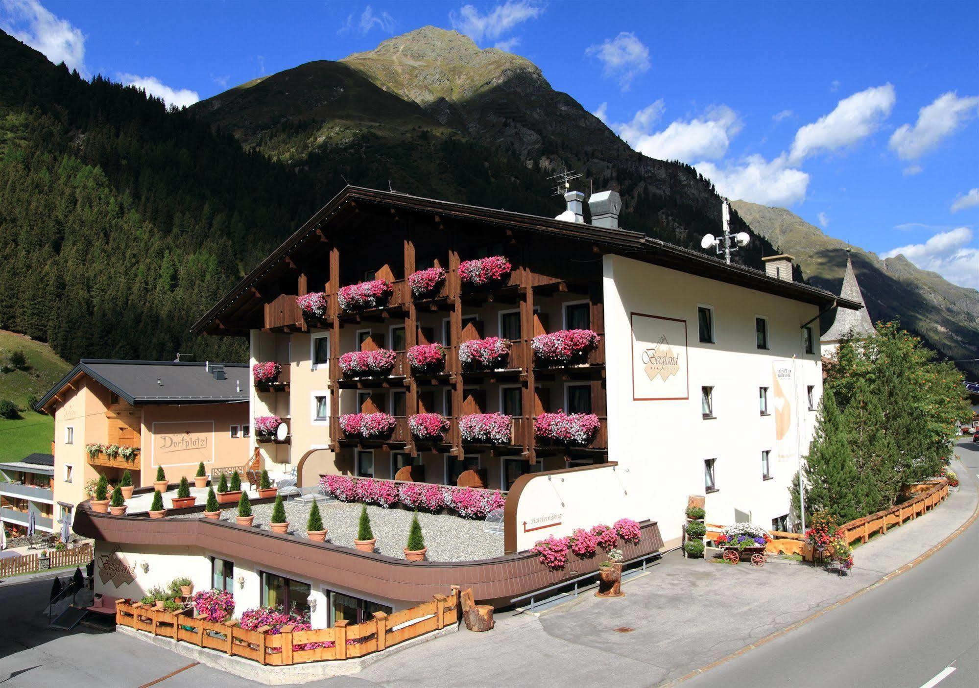 Hotel Bergland Superior Sankt Leonhard im Pitztal Exterior photo